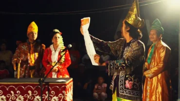 Pagelaran kesenian tradisional mamanda dalam rangka sosialisasi Pemilu